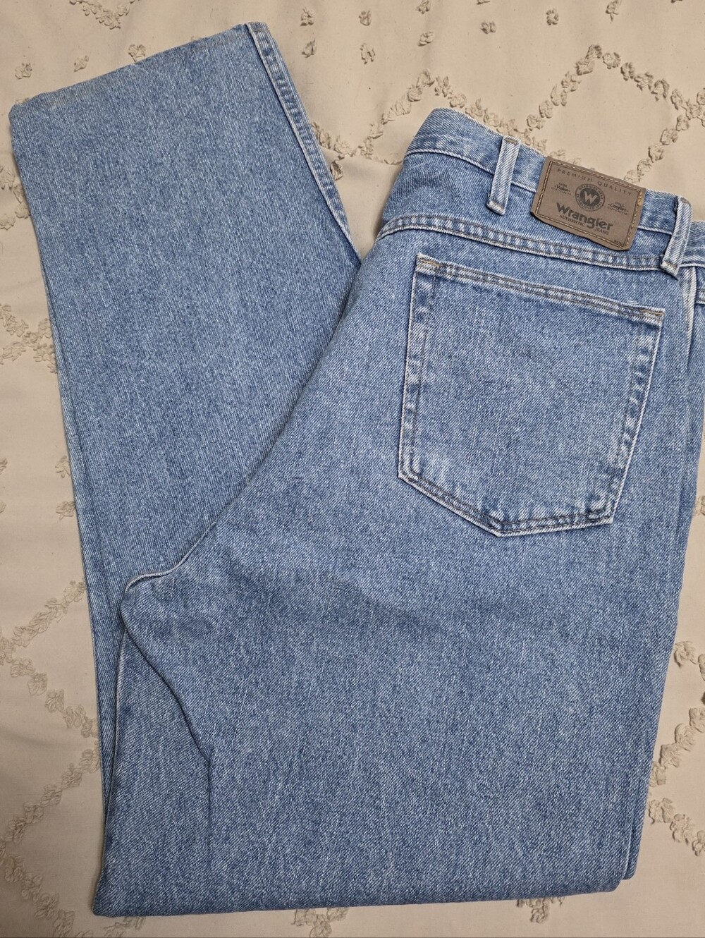 Mens 38x32 Wrangler Denim Jeans (c)